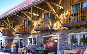 Blick auf die ehemalige Scheune mit den Appartements